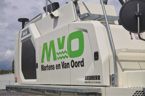 Over Martens en Van Oord